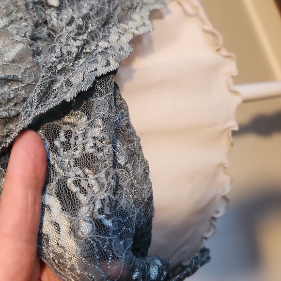 Top - Picture 4 of 9